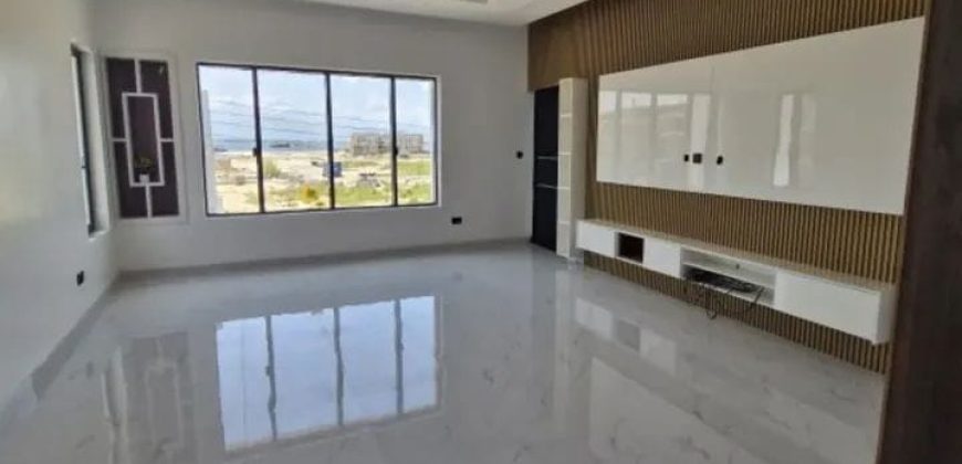 5 bed detached duplex ajah