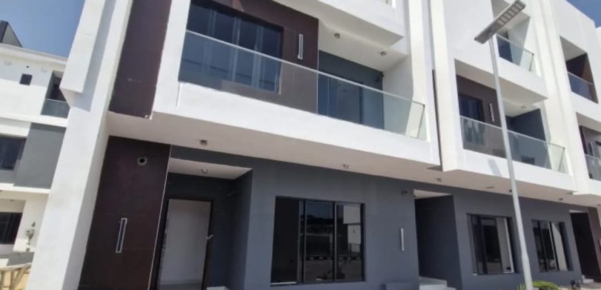 5 bed fully detach with pool and cinema
