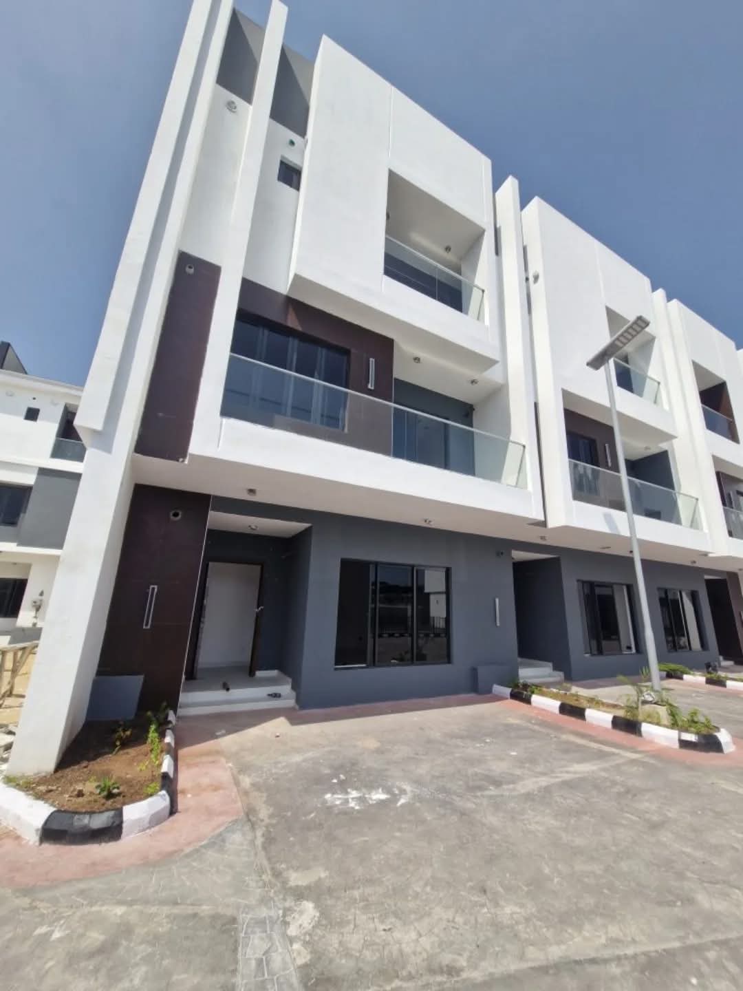 5 bed fully detach with pool and cinema