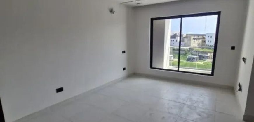 5 bed fully detach with pool and cinema
