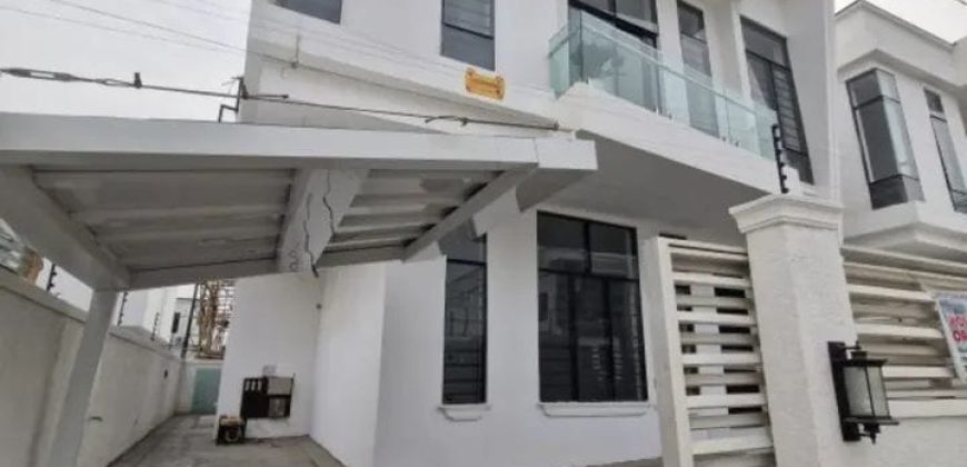 spacious 4 bed terrace duplex
