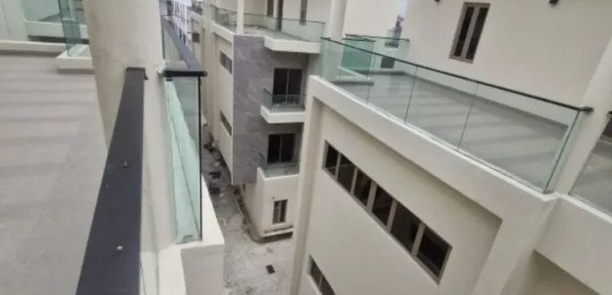 5 bedroom brand new luxury property