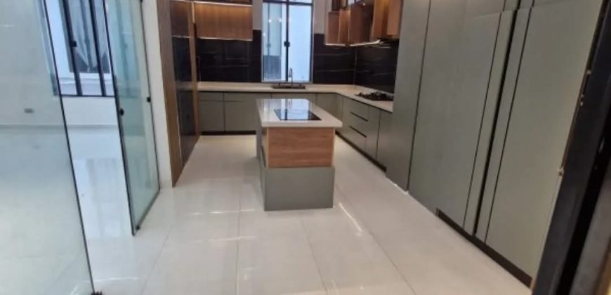5 bedroom brand new luxury property